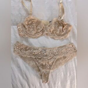 Colette & Sebastian Bra and panties set. Underwear size : Small. Bra size : 34C